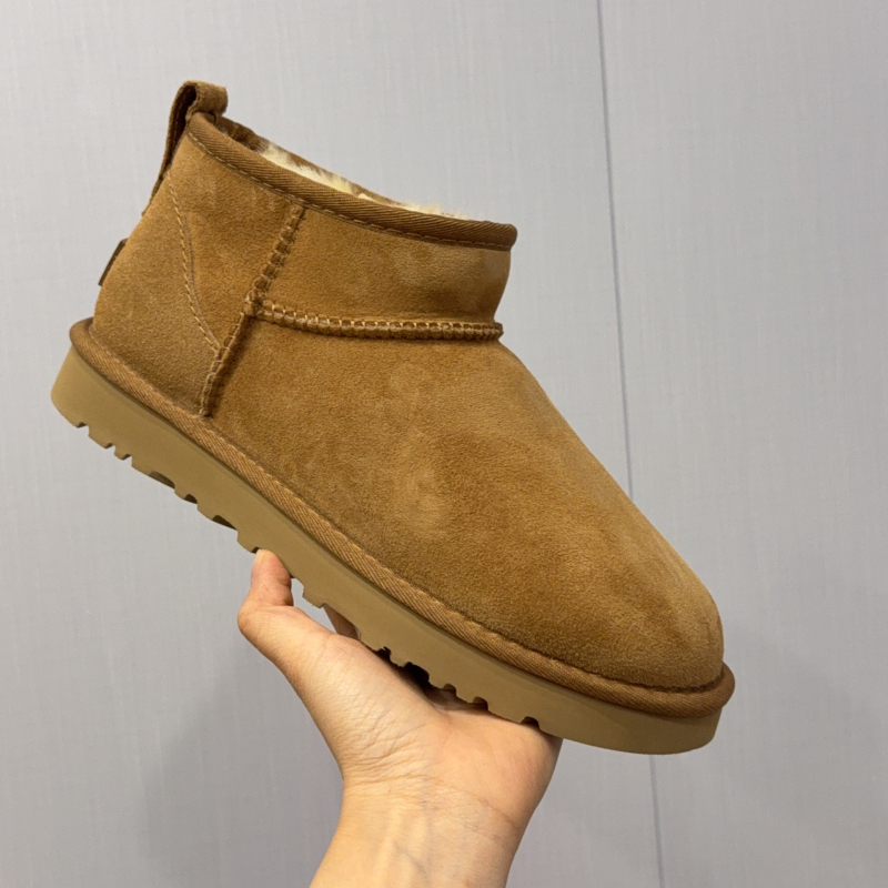 Žiemos sniego bateliai su kailio ir odos viršutine dalimi, viduje megzti vilnos įdėklai, EVA padas, platforma, slip-on