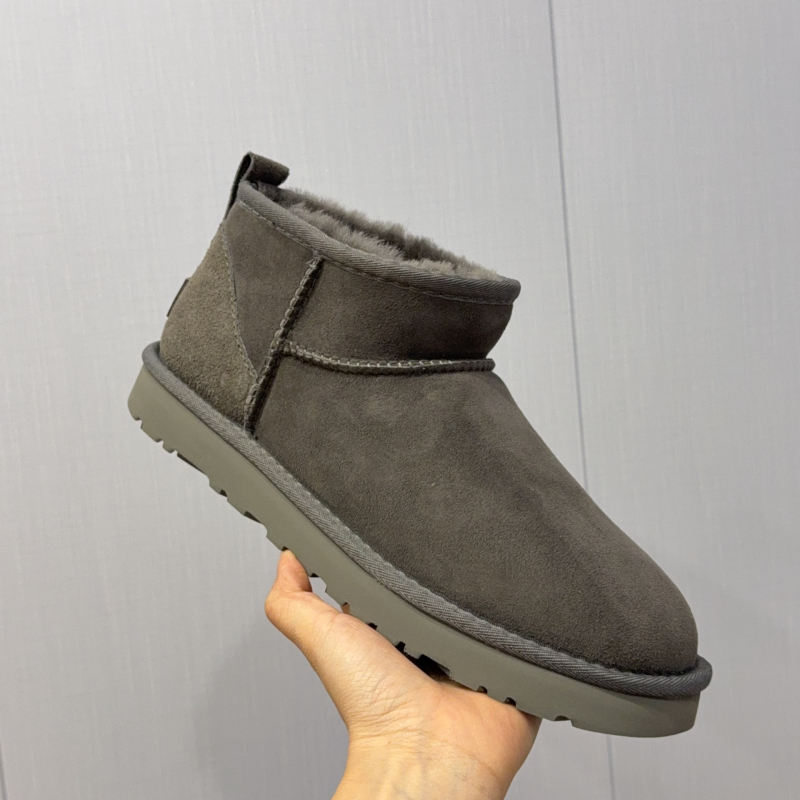 Žiemos sniego bateliai su kailio ir odos viršutine dalimi, viduje megzti vilnos įdėklai, EVA padas, platforma, slip-on