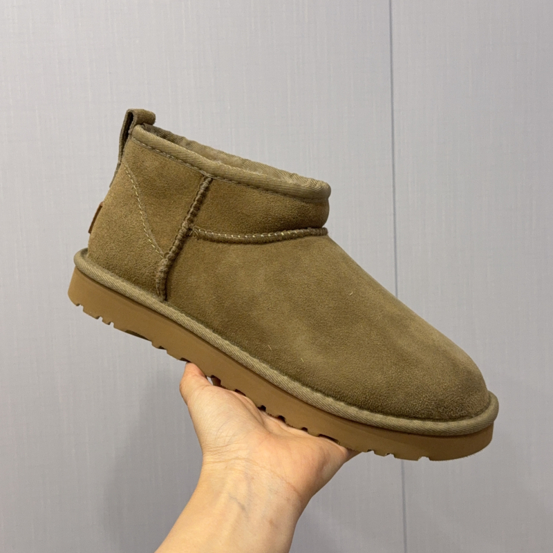 Žiemos sniego bateliai su kailio ir odos viršutine dalimi, viduje megzti vilnos įdėklai, EVA padas, platforma, slip-on