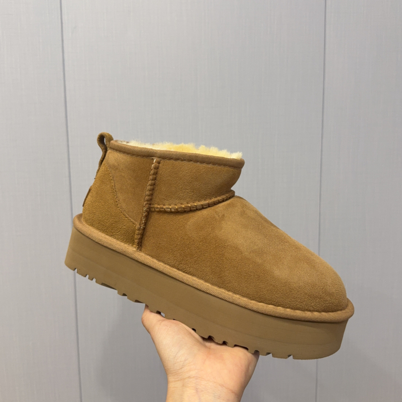 Žiemos sniego bateliai su kailio ir odos viršutine dalimi, viduje megzti vilnos įdėklai, EVA padas, platforma, slip-on