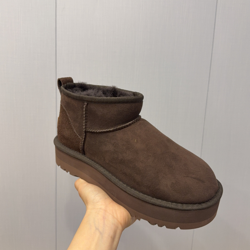 Žiemos sniego bateliai su kailio ir odos viršutine dalimi, viduje megzti vilnos įdėklai, EVA padas, platforma, slip-on