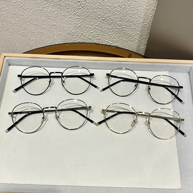 Овални ретро метални очила за четене с антисиня светлина, подходящи за хора на средна и по-възрастни хора, карат мъжете и жените да изглеждат по-млади, дори без грим, с чист и невинен вид.