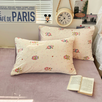 Őszi–téli tejbársony négyrészes ágyneműkészlet, vastag kétoldalas flanellel, paplanhuzattal és korall bársony ágyneműhuzattal