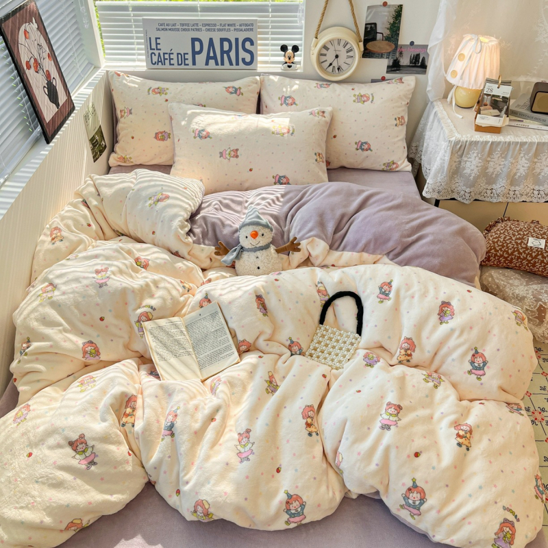 Őszi–téli tejbársony négyrészes ágyneműkészlet, vastag kétoldalas flanellel, paplanhuzattal és korall bársony ágyneműhuzattal