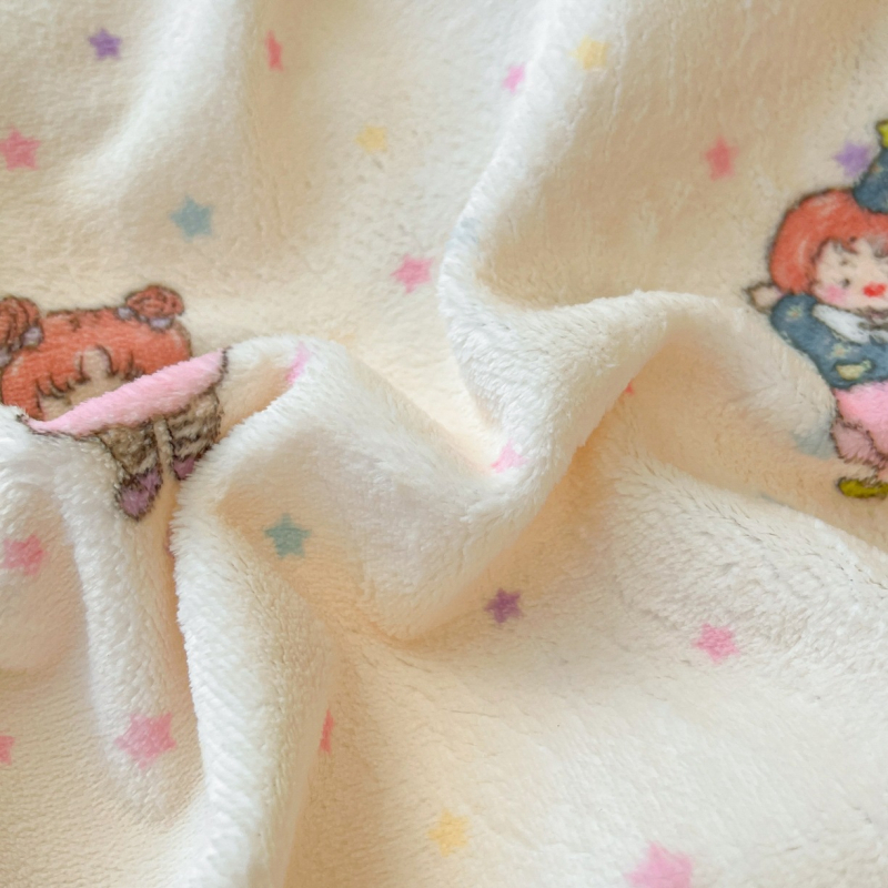 Őszi–téli tejbársony négyrészes ágyneműkészlet, vastag kétoldalas flanellel, paplanhuzattal és korall bársony ágyneműhuzattal