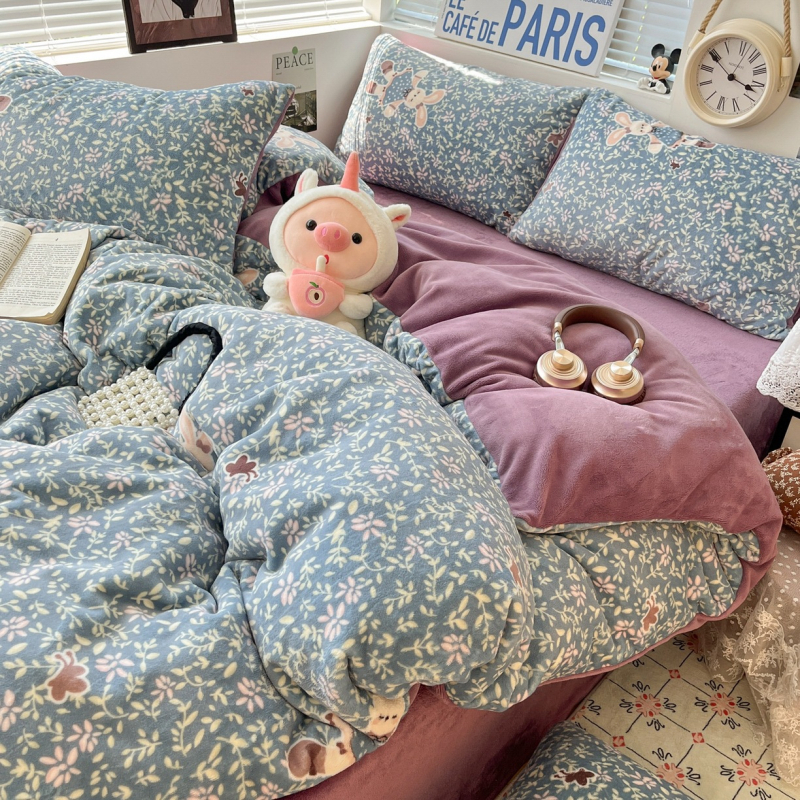 Őszi–téli tejbársony négyrészes ágyneműkészlet, vastag kétoldalas flanellel, paplanhuzattal és korall bársony ágyneműhuzattal