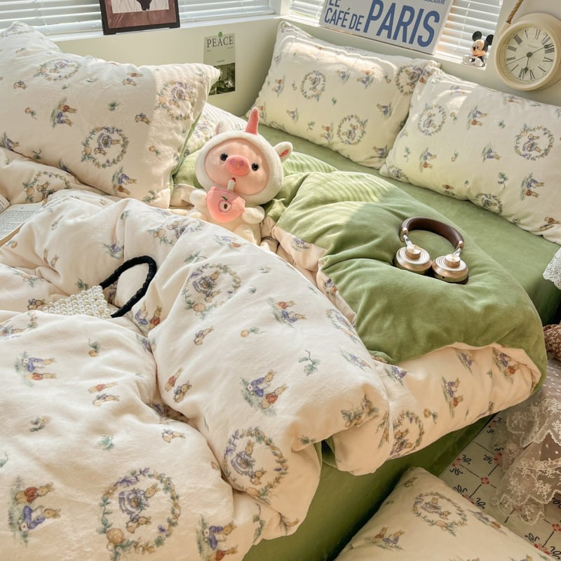 Őszi–téli tejbársony négyrészes ágyneműkészlet, vastag kétoldalas flanellel, paplanhuzattal és korall bársony ágyneműhuzattal