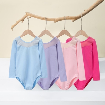 Vaikų baleto komplektas su ilgomis rankovėmis ir gauzės sijonu; audinys: 94% medvilnė + 6% elastanas; tinkamas mergaitėms iki 17 metų; scenos kostiumas