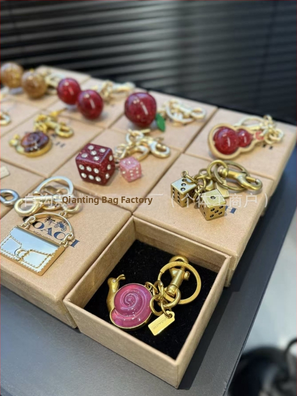 Maišo pakabukas, vaisių raštas, plastikas/derva, klijai, madingas kelionės stilius