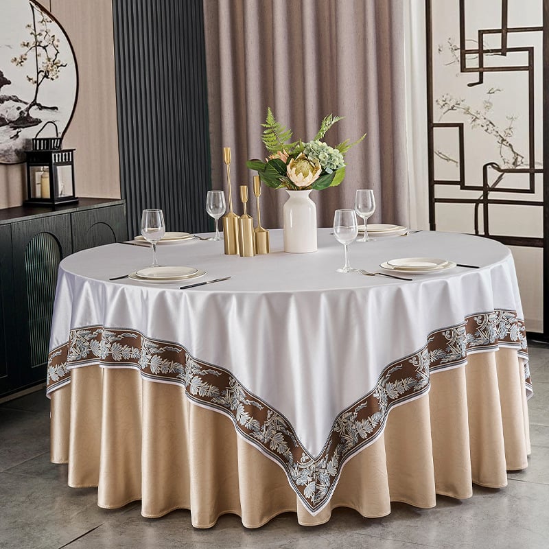 Clouds Stolnjak – kružni, poliester, jednofarbni uzorak, modern minimalistički stil, za hotel i banket