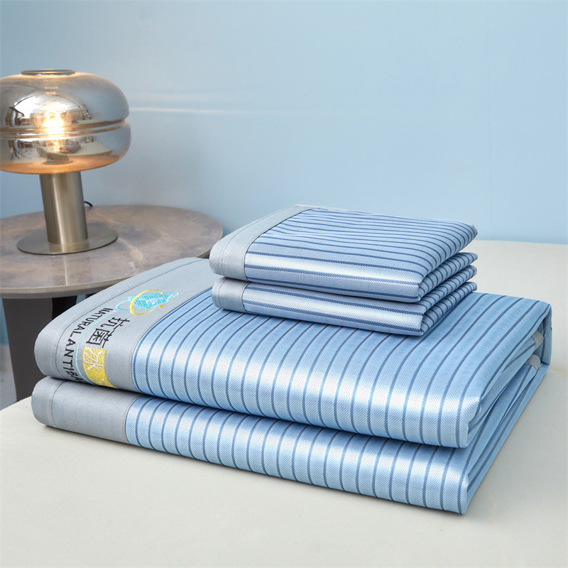 Rinkinys kilimėlių: antibakterinis ice-silk audinys, siuvinėjimas, skalbiamas, sulankstomas pritaikytas kilimėlis, viskozės pluoštas