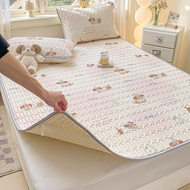 Tryjų dalių čiužinio paklodžių komplektas su elastingu kraštu, natūralus lateksas, latekso kiekis 90%+, spausdinta medžiaga