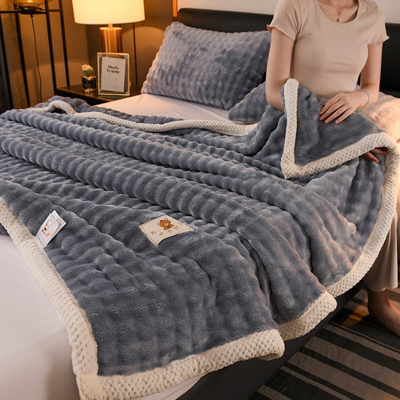 Mitmefunktsiooniline jänesekarusnahast pleed, kahekordne mull-tekstuur; kohandamine saadaval. Materjal: jänese karusnahk/jänese samet; Kaal: 500–800 g; Muster: ühevärviline või geomeetriline