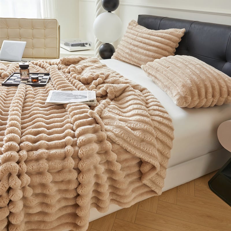 Mitmefunktsiooniline jänesekarusnahast pleed, kahekordne mull-tekstuur; kohandamine saadaval. Materjal: jänese karusnahk/jänese samet; Kaal: 500–800 g; Muster: ühevärviline või geomeetriline