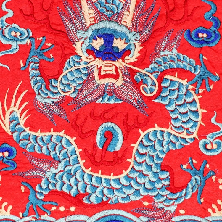 Izšūts panelis ar crane motīvu, Qing dinastijas oficiālais apģērbs, Su izšūšana, klasiskā Ming & Qing stila, izgatavots Ķīnā