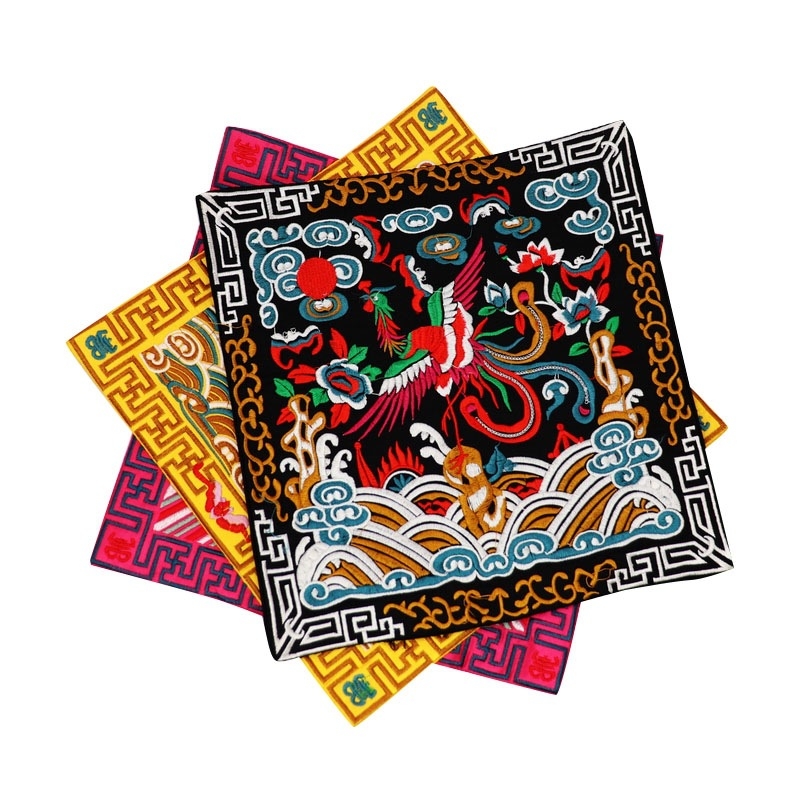 Izšūts panelis ar crane motīvu, Qing dinastijas oficiālais apģērbs, Su izšūšana, klasiskā Ming & Qing stila, izgatavots Ķīnā