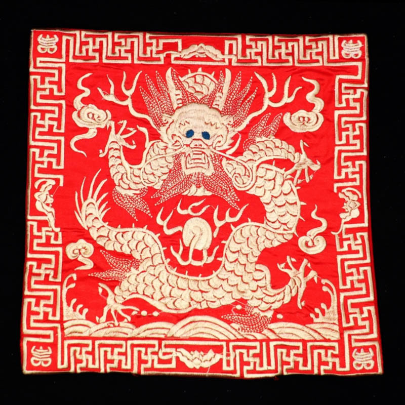 Izšūts panelis ar crane motīvu, Qing dinastijas oficiālais apģērbs, Su izšūšana, klasiskā Ming & Qing stila, izgatavots Ķīnā