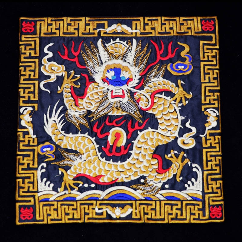 Izšūts panelis ar crane motīvu, Qing dinastijas oficiālais apģērbs, Su izšūšana, klasiskā Ming & Qing stila, izgatavots Ķīnā