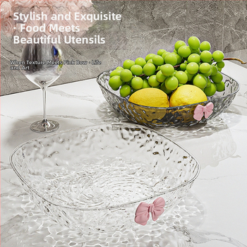 Műanyag gyümölcstál kalapált textúrával és pillangócsomó mintával, könnyed luxus retro stílus