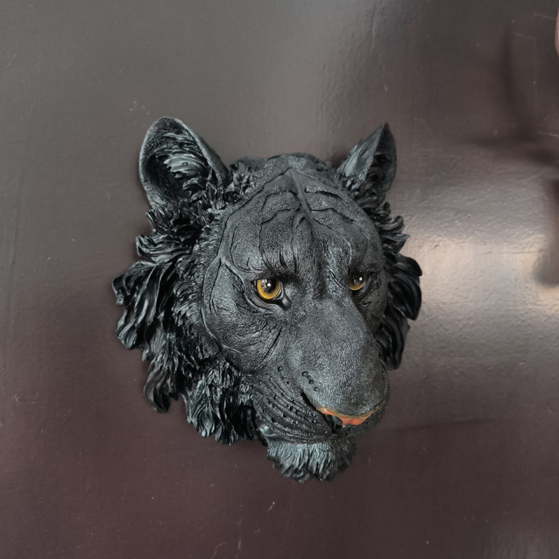 Farkasfej falikép – természetes gyanta anyagból, állatmotívum