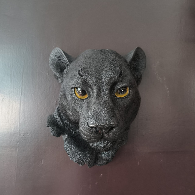 Farkasfej falikép – természetes gyanta anyagból, állatmotívum