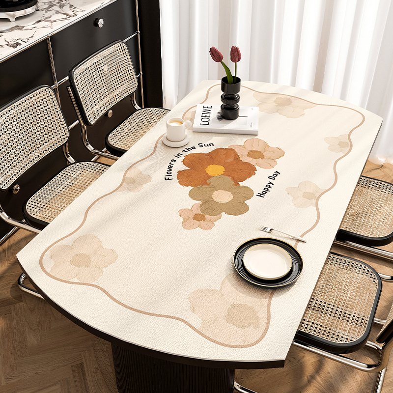 Ovalni podmetač za stol za jelo, kožom nalik površina, sklopiv, otporan na mrlje, tekstura janjeće kože, geometrijski uzorak