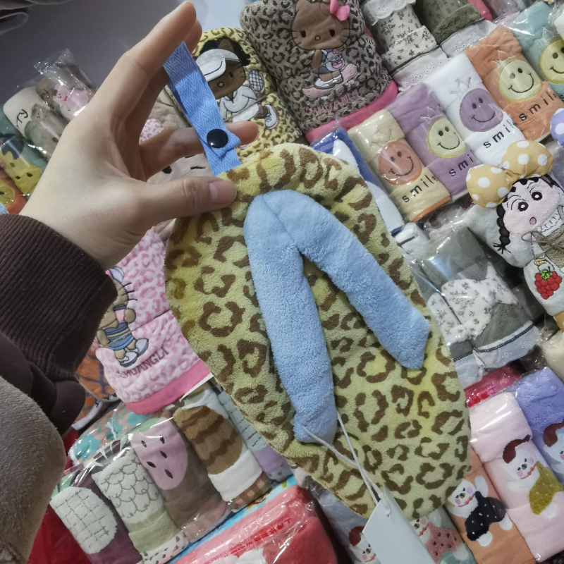 Double Benefit Πετσέτα Χεριών – Μοτίβο λεοπάρ γάτας, Κοραλλί φλίς, Κεντημένη, 30–50 g, 150d