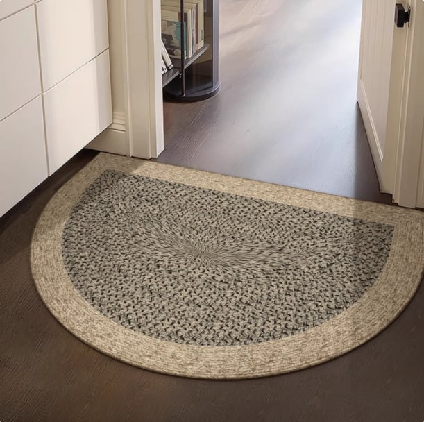 Félkör alakú bejárati szőnyeg geometriai mintával, hurkolt velúr, mosható