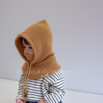 Integrirana dječja kapa s kupolastim oblikom i rubom, vunena tkanina; zaštita od sunca, prozračna, otporna na vjetar, održava toplinu; uzrast 1–6 godina