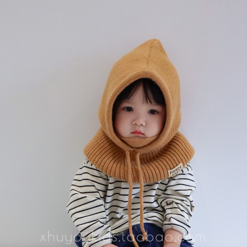 Integrirana dječja kapa s kupolastim oblikom i rubom, vunena tkanina; zaštita od sunca, prozračna, otporna na vjetar, održava toplinu; uzrast 1–6 godina