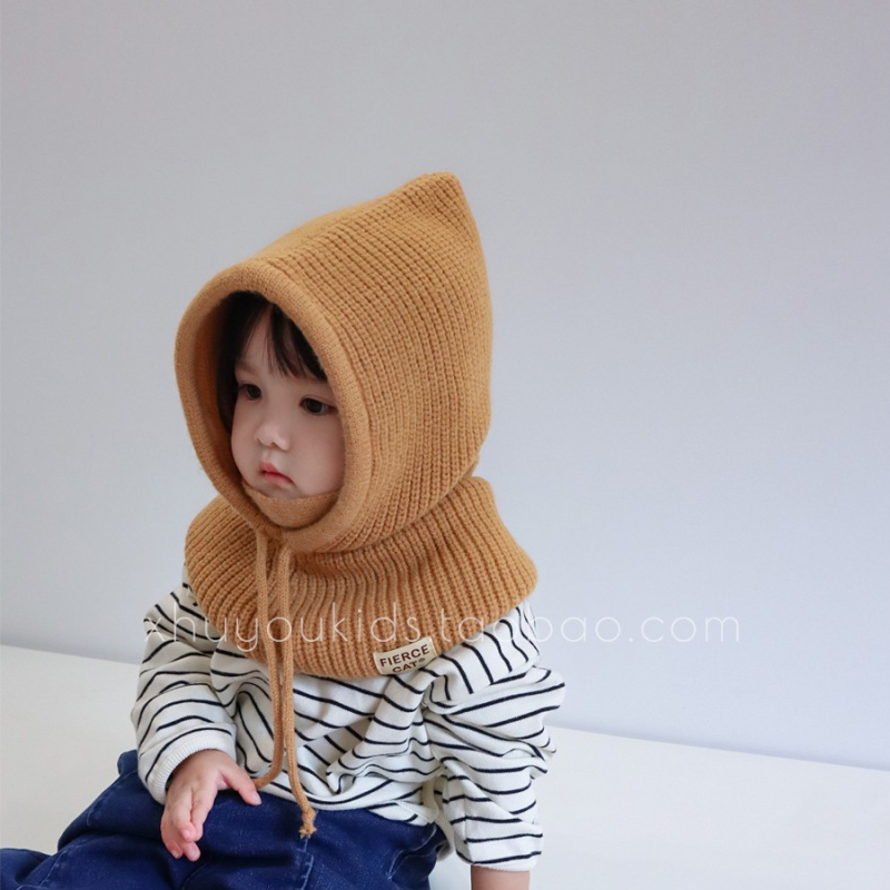 Integrirana dječja kapa s kupolastim oblikom i rubom, vunena tkanina; zaštita od sunca, prozračna, otporna na vjetar, održava toplinu; uzrast 1–6 godina