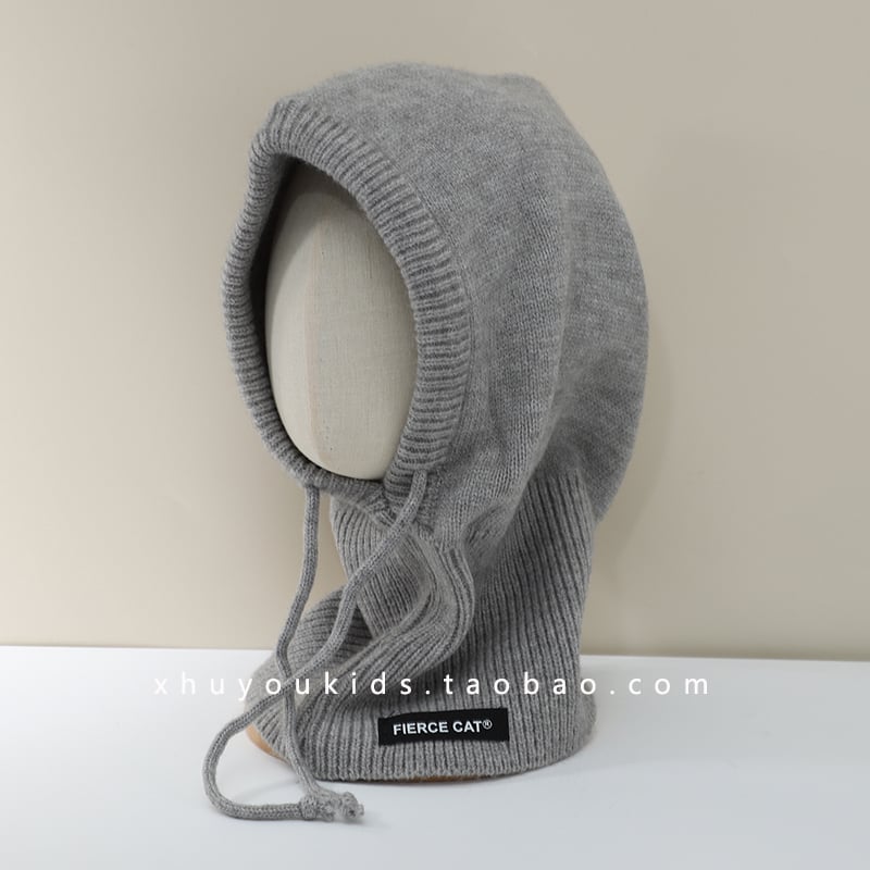 Integrirana dječja kapa s kupolastim oblikom i rubom, vunena tkanina; zaštita od sunca, prozračna, otporna na vjetar, održava toplinu; uzrast 1–6 godina