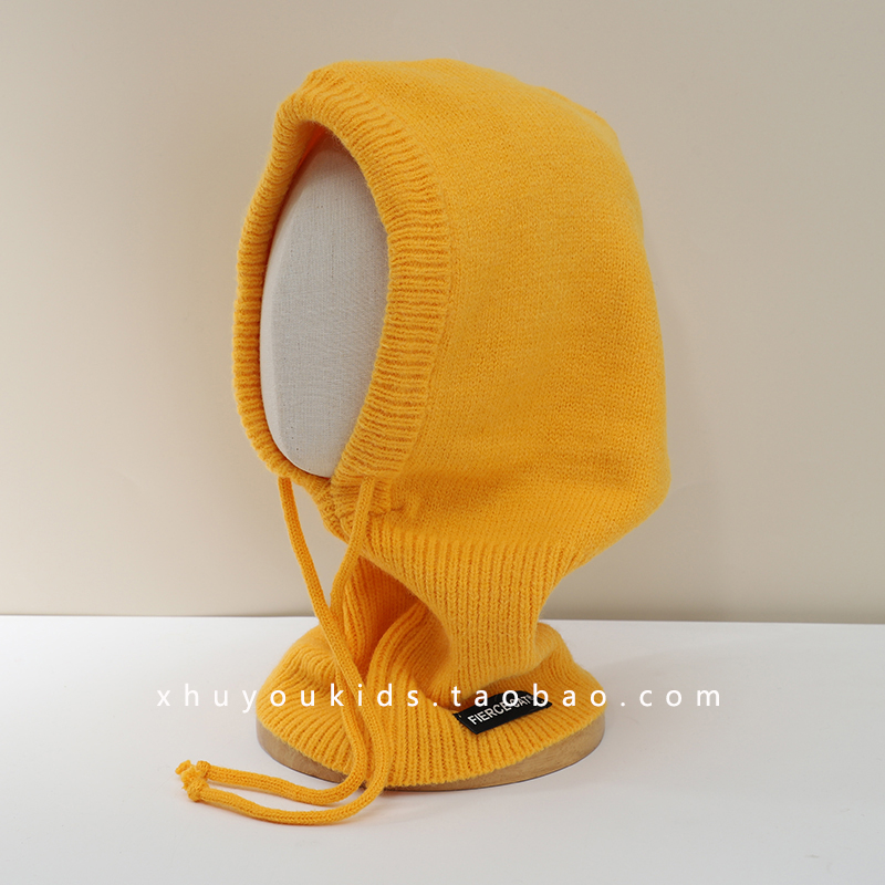 Integrirana dječja kapa s kupolastim oblikom i rubom, vunena tkanina; zaštita od sunca, prozračna, otporna na vjetar, održava toplinu; uzrast 1–6 godina