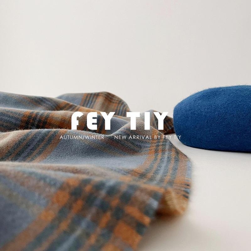 Дамски шал с каре за зима — имитиращ кашмир (Материал: имитиращ кашмир; Сезон: зима; Категория: шал аксесоари)