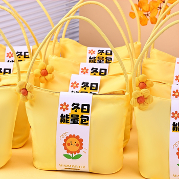 Üzleti ajándékcsomag - modern minimalist stílus, poliészter rost, ajándékdobozos csomagolás, alkalmazottak és ügyfelek számára