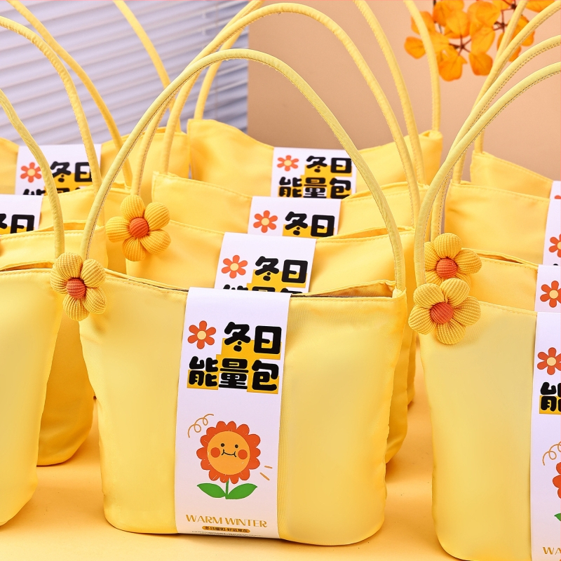 Бизнес подаръчен комплект в модерен минималистичен стил - полиестерно влакно, опаковка в подаръчна кутия, за служители и клиенти