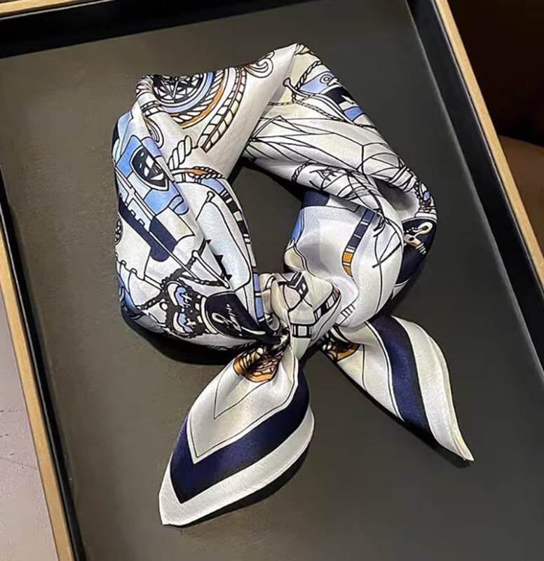 Дамски копринен шал | 100% коприна, сатенено тъкане, квадратна форма, пролет 2025 издание