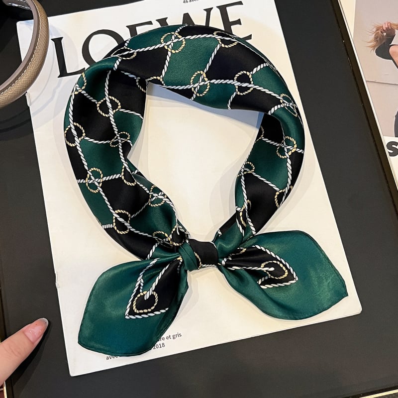 Дамски копринен шал | 100% коприна, сатенено тъкане, квадратна форма, пролет 2025 издание