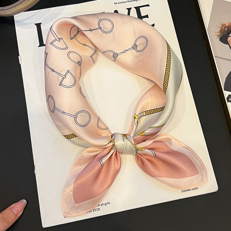 Дамски копринен шал | 100% коприна, сатенено тъкане, квадратна форма, пролет 2025 издание