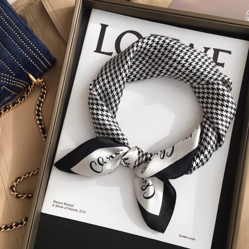 Дамски копринен шал | 100% коприна, сатенено тъкане, квадратна форма, пролет 2025 издание