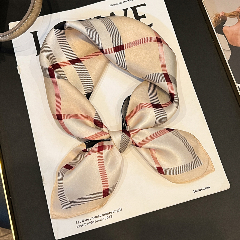 Дамски копринен шал | 100% коприна, сатенено тъкане, квадратна форма, пролет 2025 издание