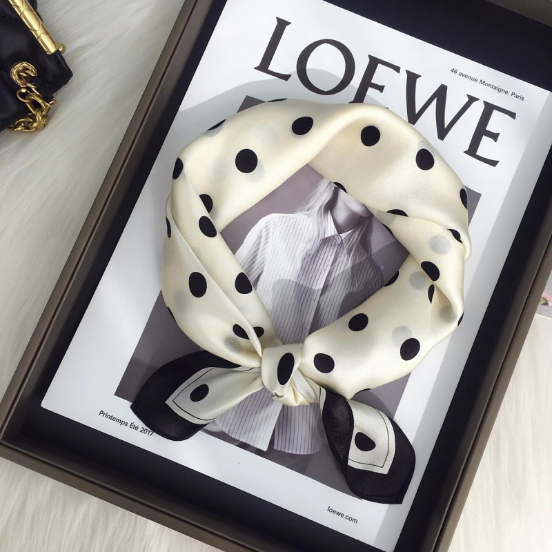 Дамски копринен шал | 100% коприна, сатенено тъкане, квадратна форма, пролет 2025 издание