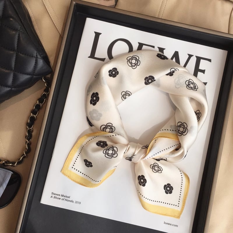 Дамски копринен шал | 100% коприна, сатенено тъкане, квадратна форма, пролет 2025 издание