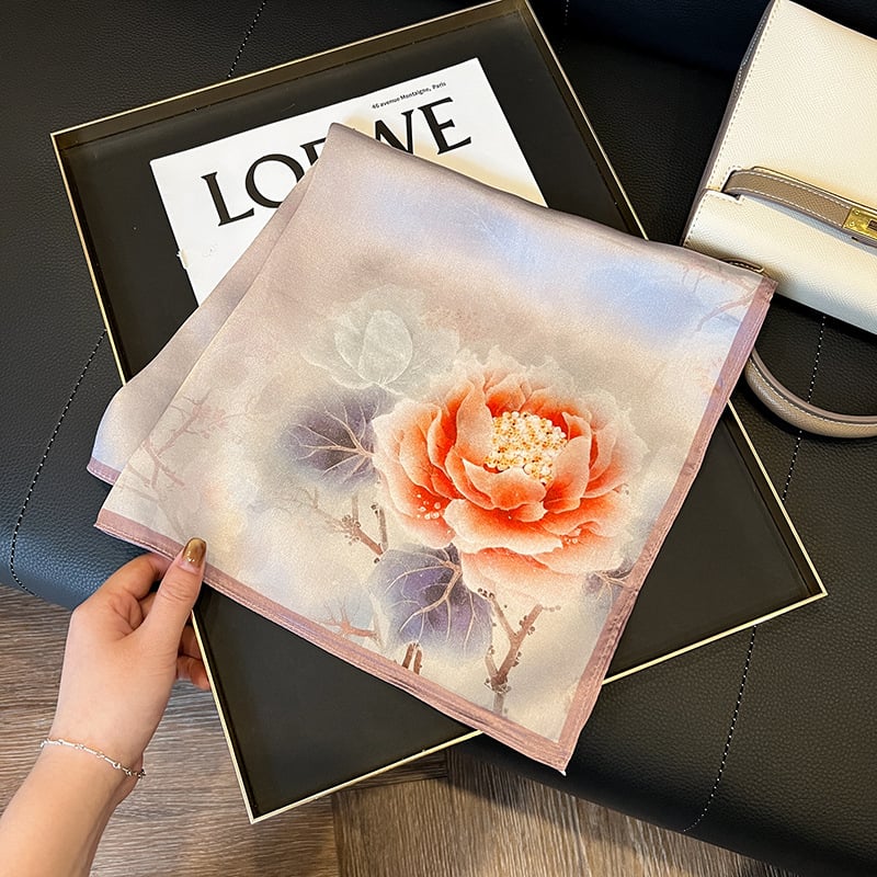 Дамски копринен шал | 100% коприна, сатенено тъкане, квадратна форма, пролет 2025 издание