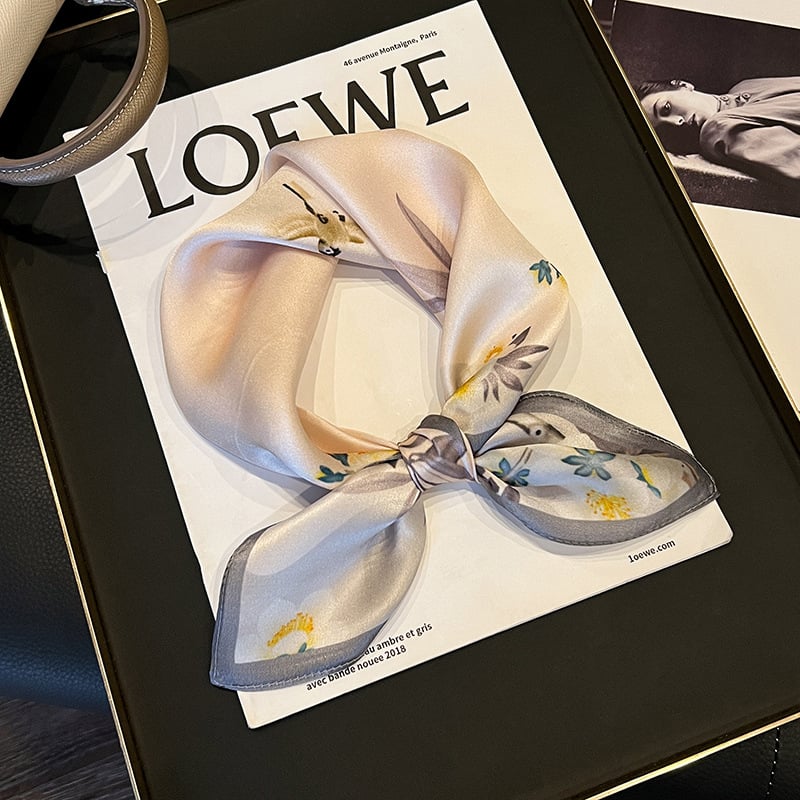 Дамски копринен шал | 100% коприна, сатенено тъкане, квадратна форма, пролет 2025 издание