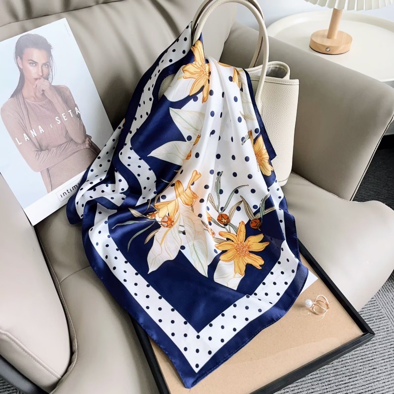 Kvadratni šal od poliestera s proljetnim cvjetnim uzorkom, umjetna svila, warp-knitting, brend Surrounded by love, literarni retro stil