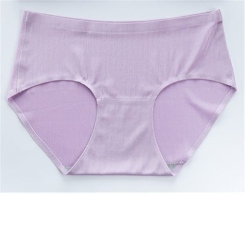 Női push-up melltartó és alsónemű készlet virágos mintával, formázott kosár (felső rész vékony, alsó rész vastag), anyag: nylon elastán bélés, levehető dupla vállpántok, hátul négy sor kapocs