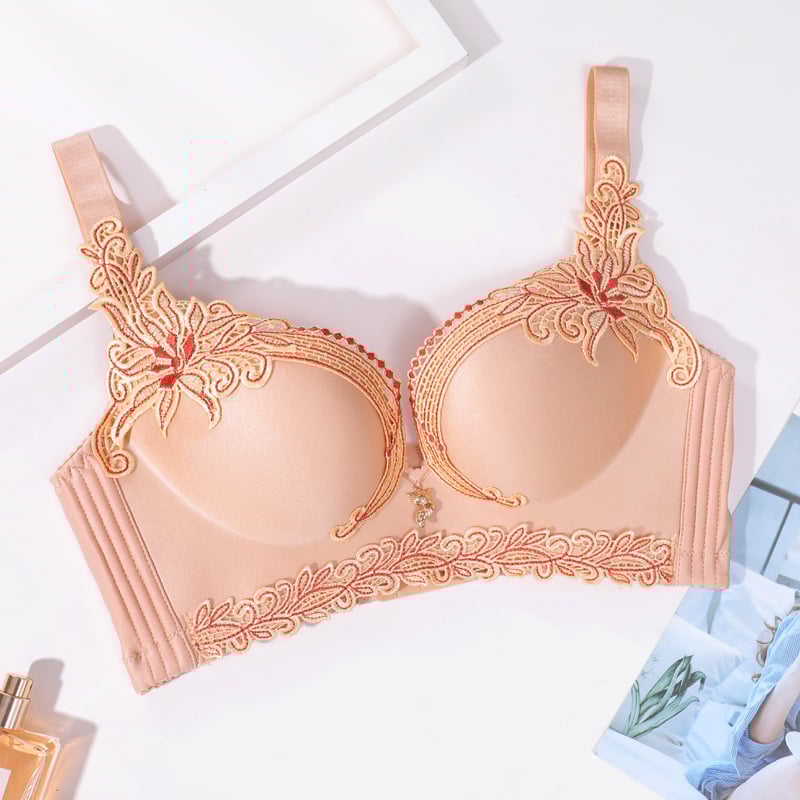 Női push-up melltartó és alsónemű készlet virágos mintával, formázott kosár (felső rész vékony, alsó rész vastag), anyag: nylon elastán bélés, levehető dupla vállpántok, hátul négy sor kapocs