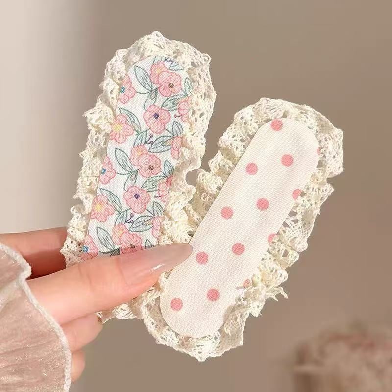 Adīta ziedu motīva matu lente, oriģinālais dizains, sieviešu stilam, pavasaris 2025