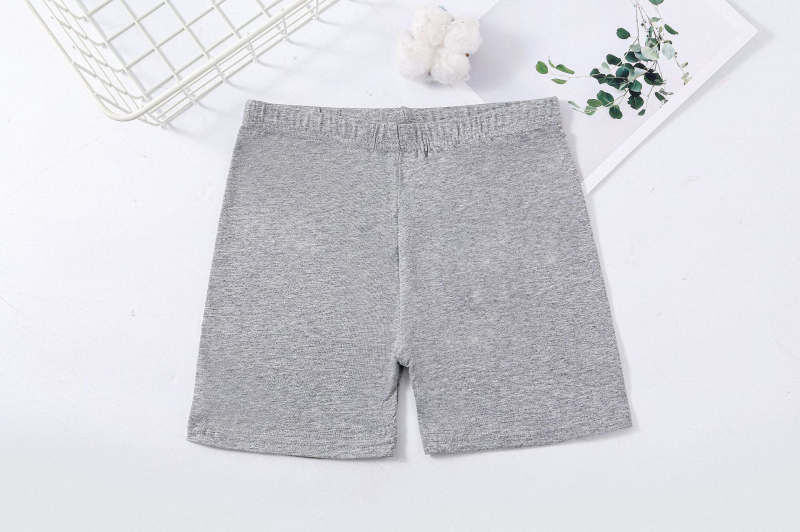 Vaikų šokių šortai iš medvilnės, su aukšta elastinga juosta, siauras kirpimas, vidutinio aukščio juosmuo su guma, švelnus pojūtis, 95% medvilnė